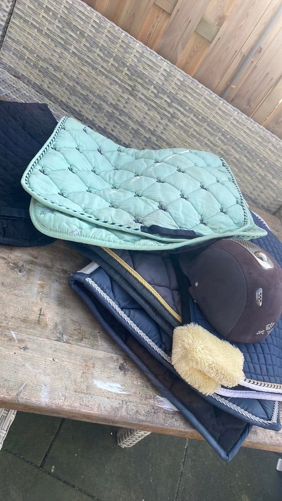 Allemaal dekjes en een cap te koop alles mag weg, Dieren en Toebehoren, Paarden en Pony's | Dekens en Dekjes, Ophalen of Verzenden