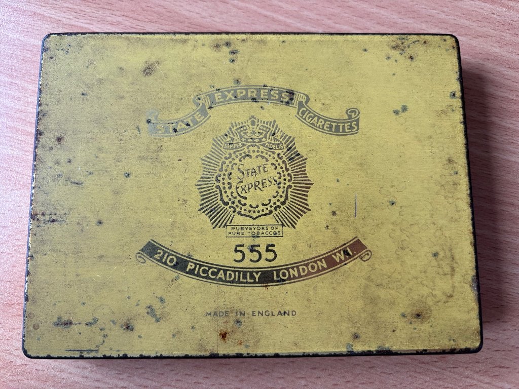 WO2 Engels sigarettenblik "State Express Cigarettes", Verzamelen, Verzenden, Overige soorten, Engeland, Overige typen