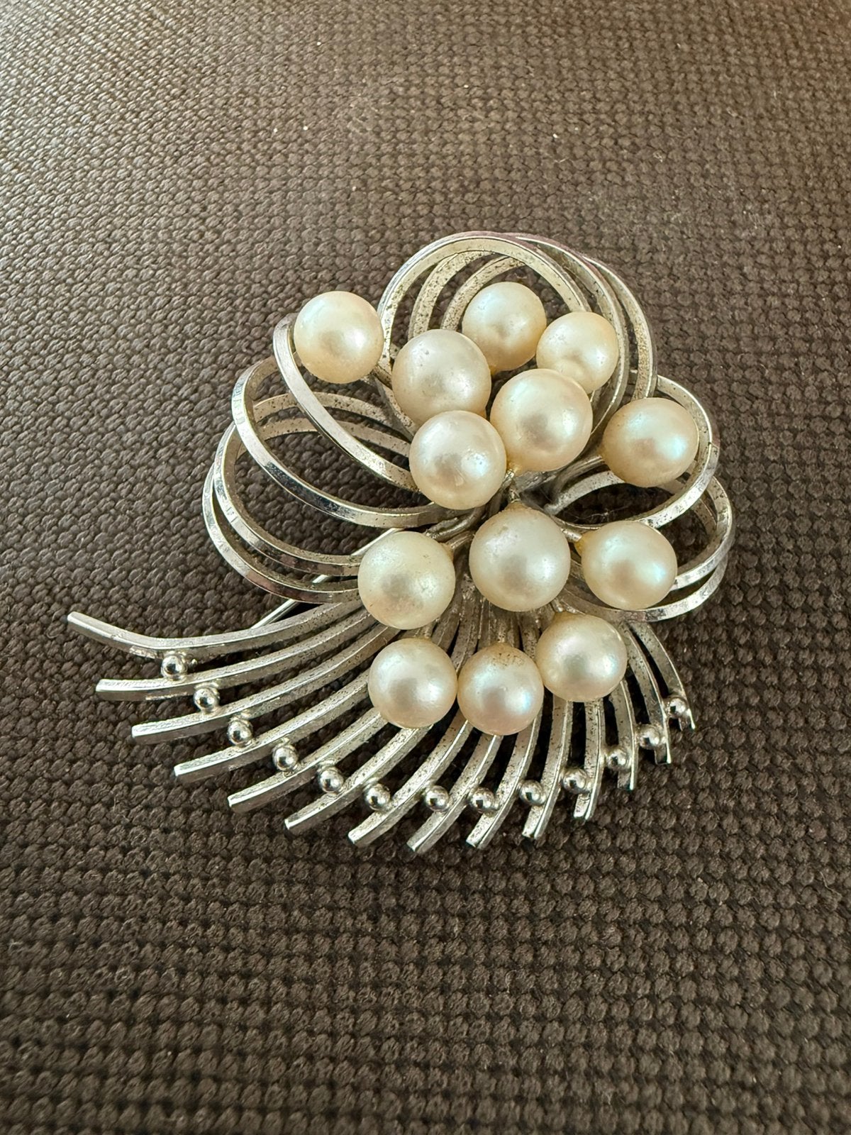 Broche met Akoya parels gekweekt vintage chique, Sieraden, Tassen en Uiterlijk, Broches, 4 tot 7 cm, Ophalen of Verzenden, Zo goed als nieuw