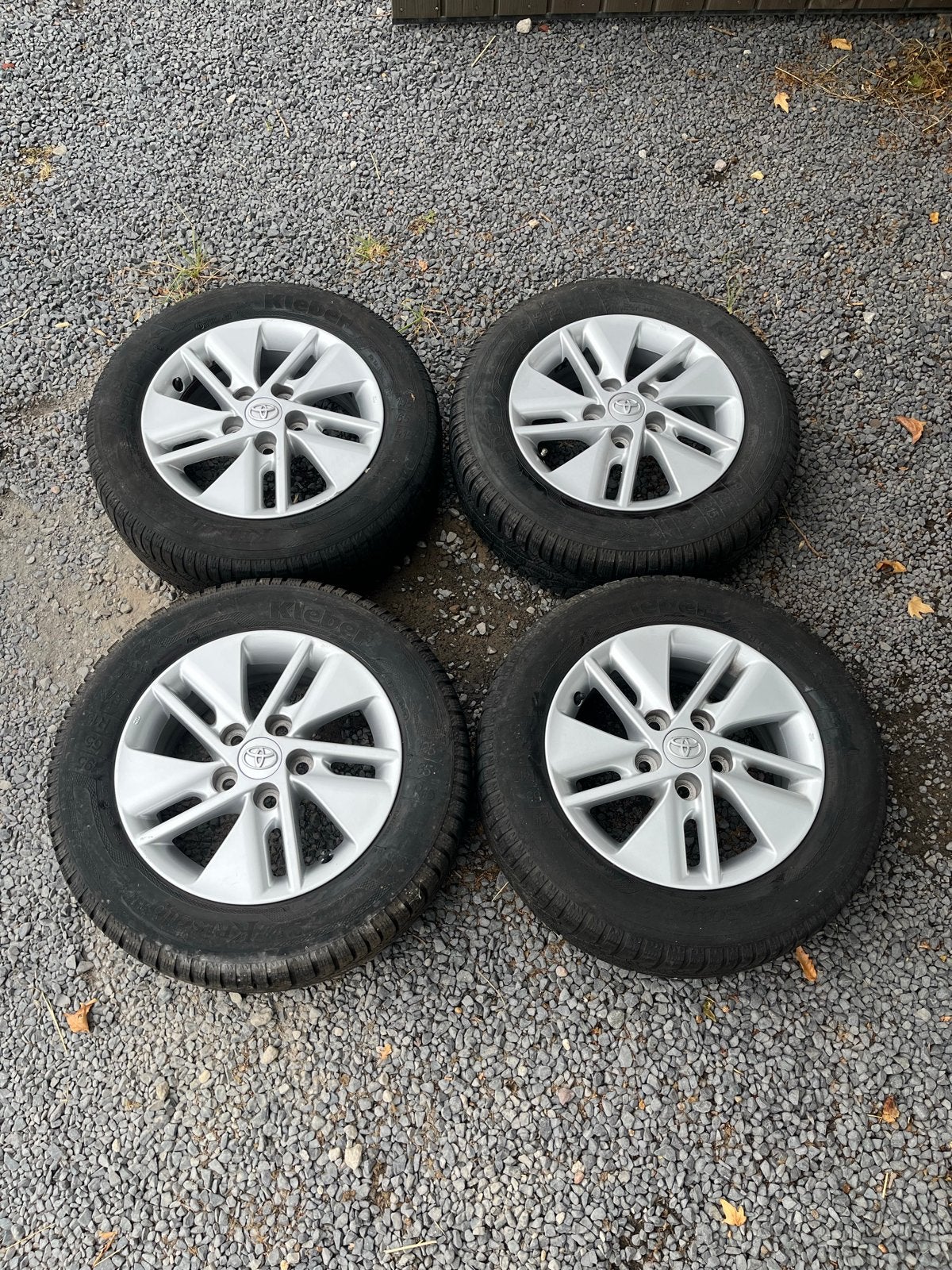 Set van 4 Toyota Auris velgen, Auto-onderdelen, Banden en Velgen, Ophalen, Gebruikt, 15 inch, Banden en Velgen