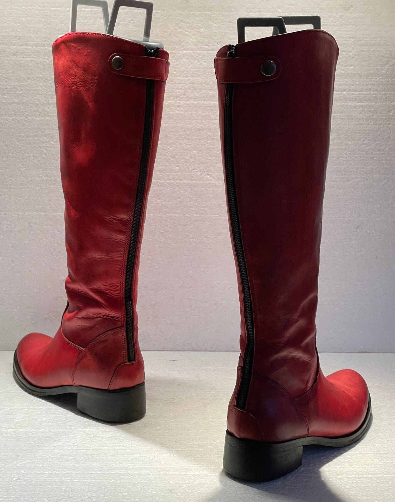 Vera Gomma Colori design hoge laarzen met lange rits rood 37, Hoge laarzen, Ophalen of Verzenden, Zo goed als nieuw, Rood