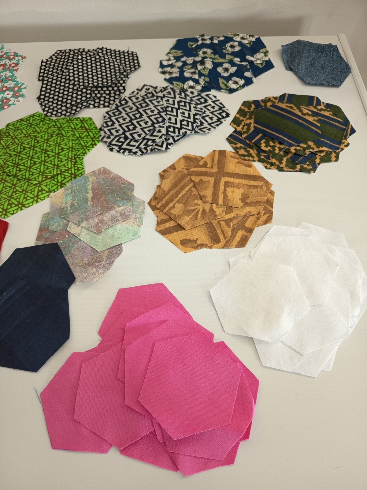 300 patchwork lapjes, Meerkleurig, Nieuw, Ophalen of Verzenden, 30 tot 120 cm