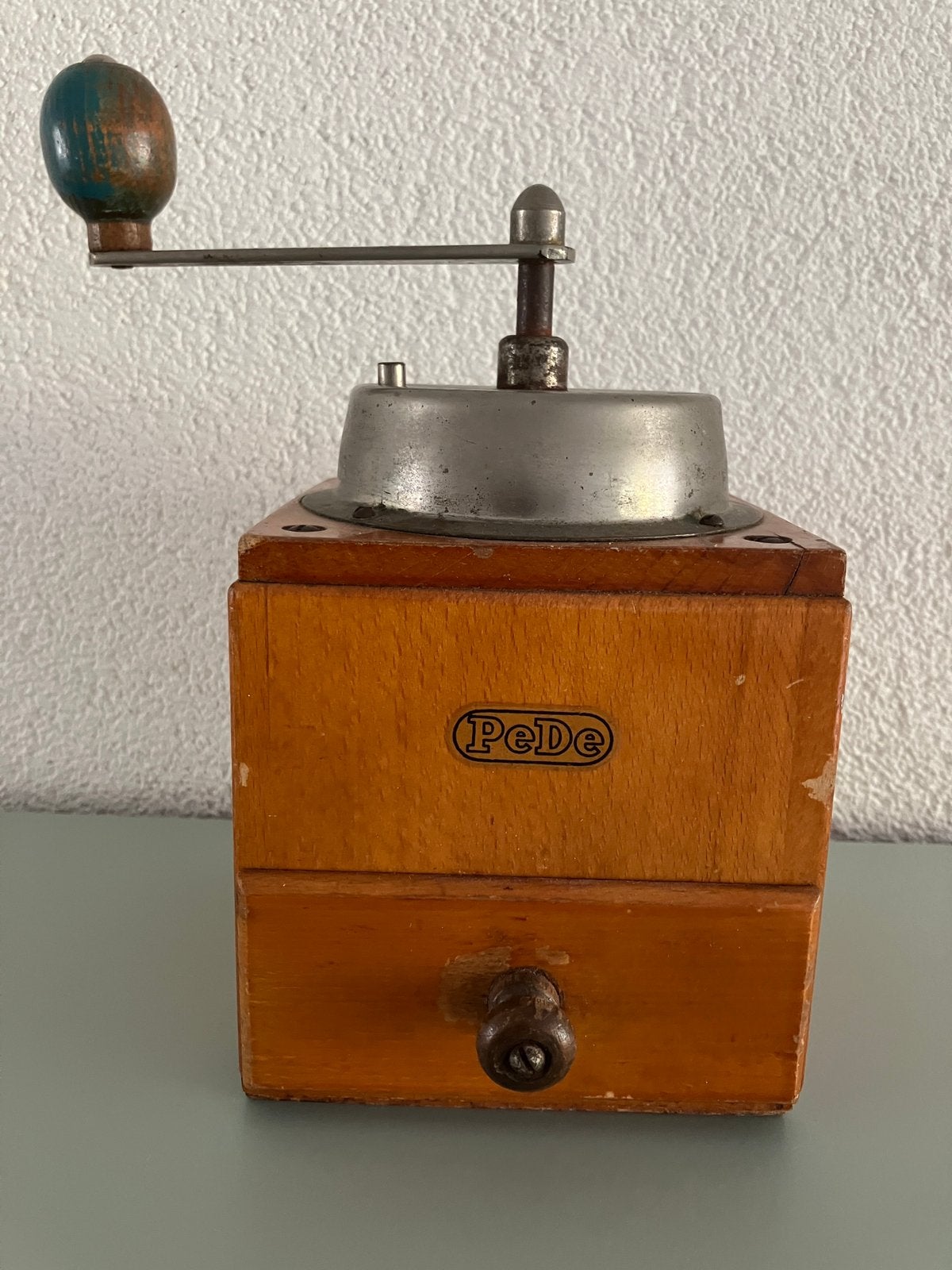 Koffiemolen, PeDe, Ophalen