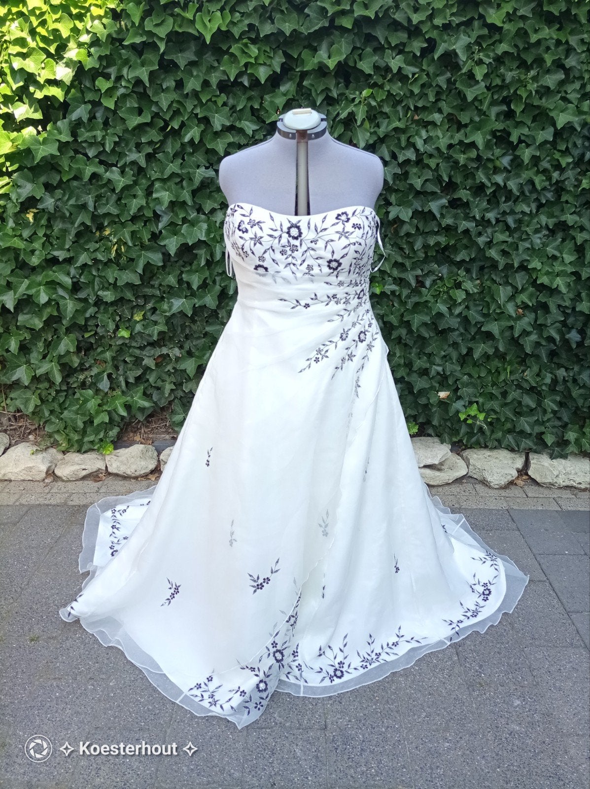 Afgeprijsd Ladybird Trouwjurk Wit met Donkerblauwe Borduring, Trouwjurk, Ophalen of Verzenden, Zo goed als nieuw, Wit