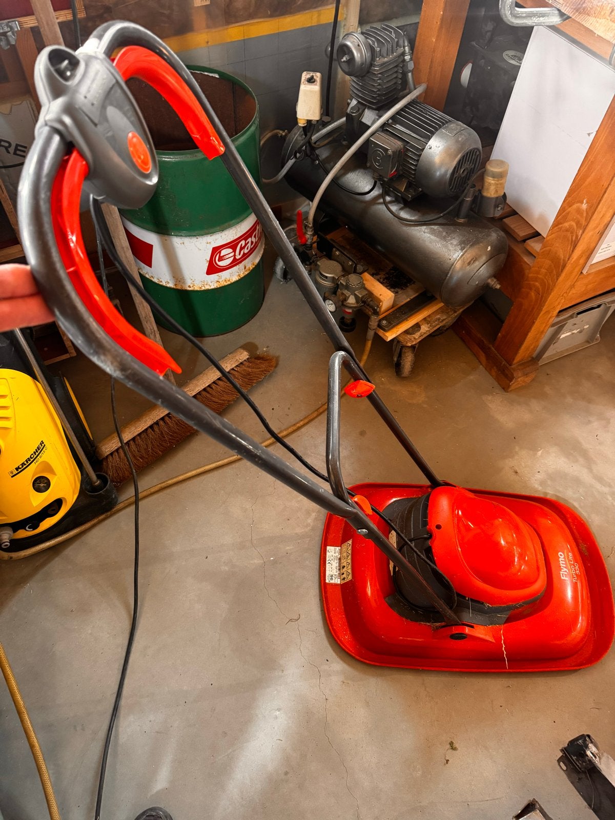 Flymo Turbo Lite 330 Elektrische Zweefmaaier, Ophalen, Gebruikt, Elektrische grasmaaier, 30 t/m 39 cm