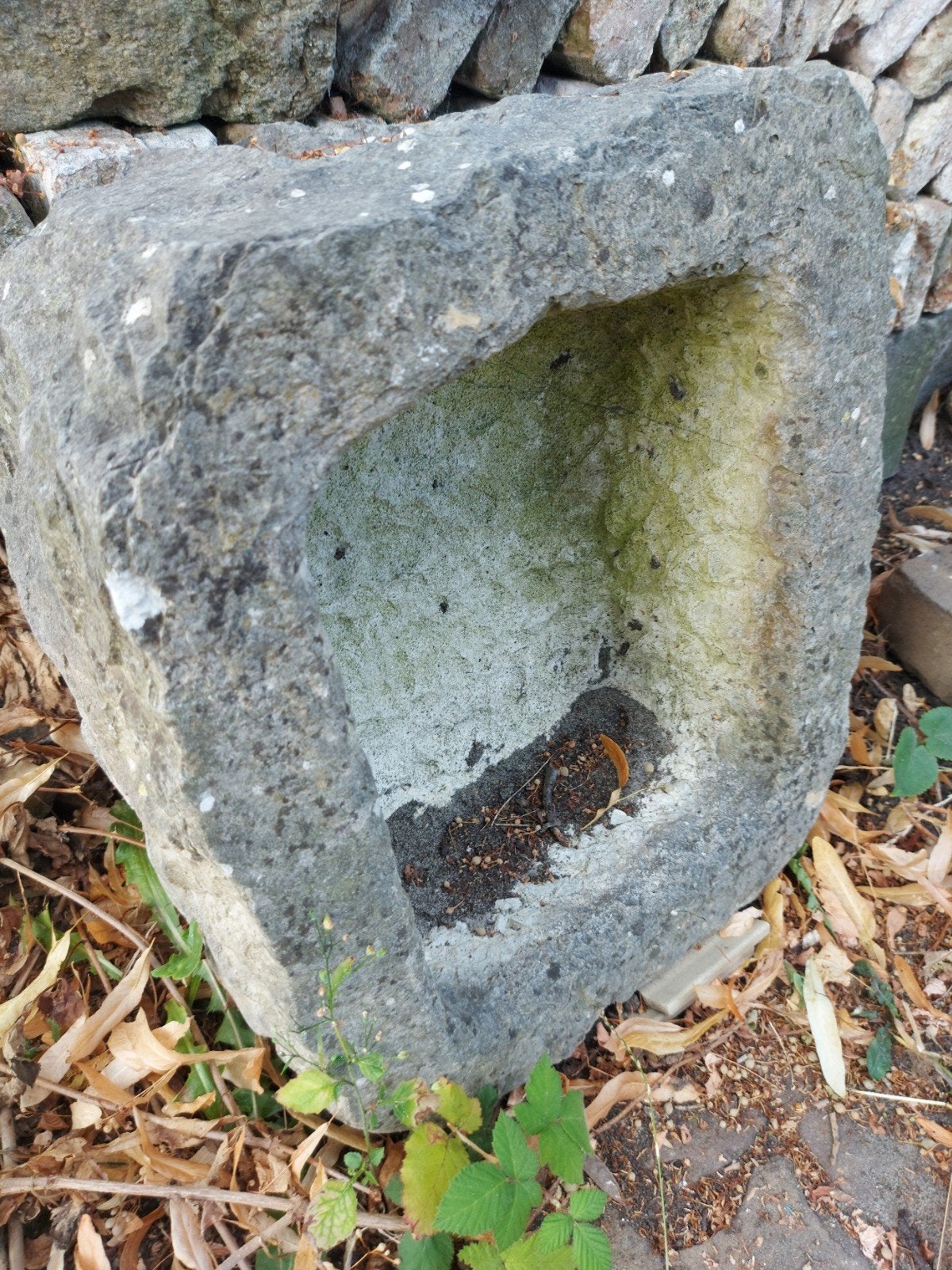 antieke pompbak natuursteen hardsteen 1800, Ophalen