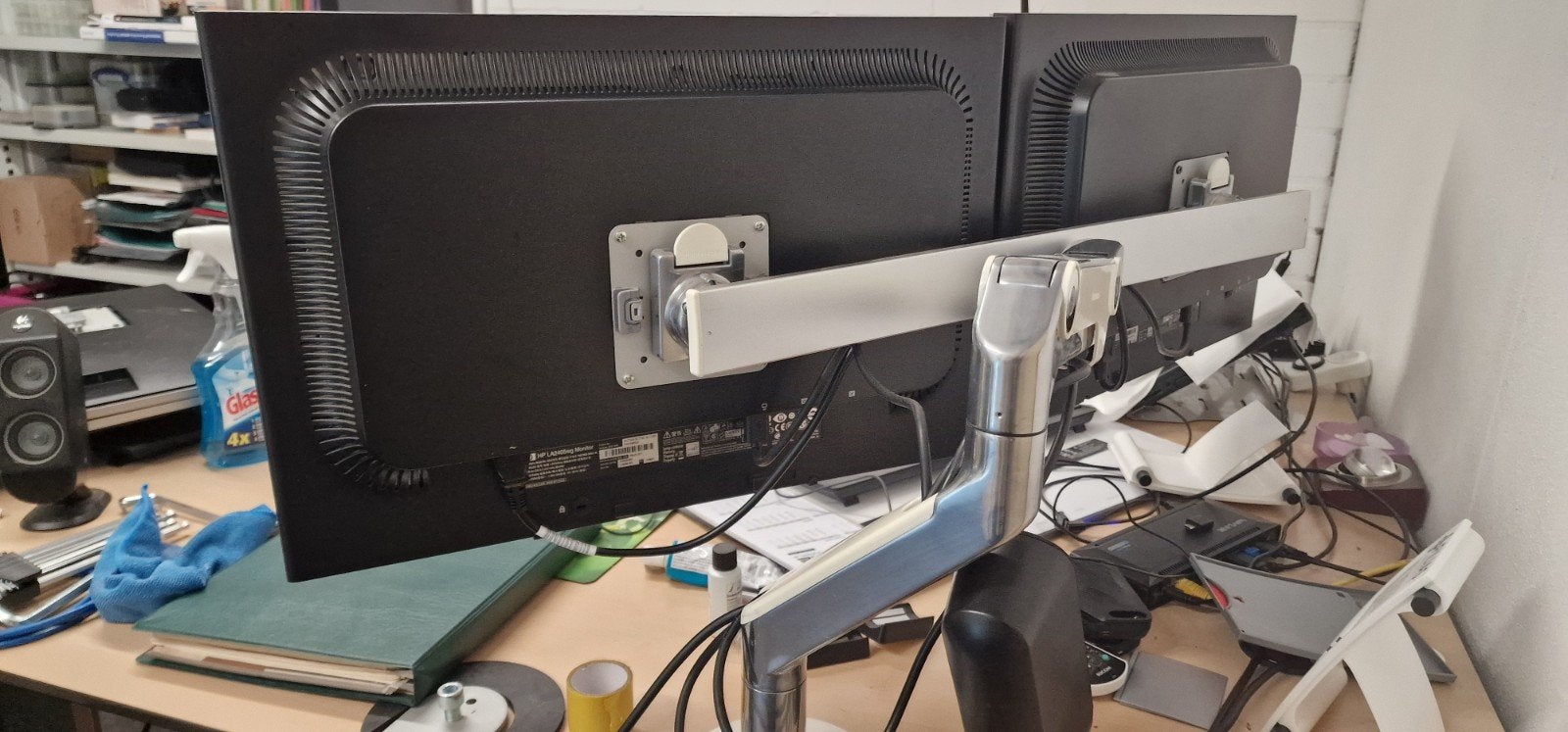 Simplehuman M8 dubbele monitorarm met 24" HP monitoren, Computers en Software, Gebruikt, IPS, In hoogte verstelbaar, DisplayPort