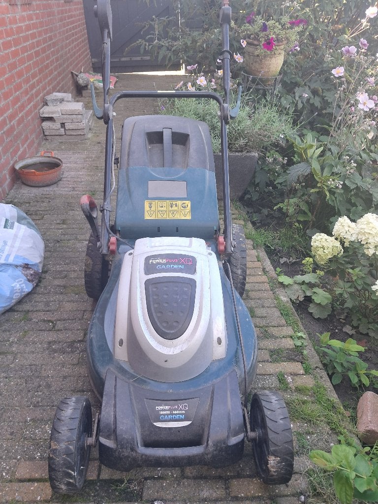 Krachtige elektrische grasmaaier, Tuin en Terras, Ophalen, Gebruikt, Elektrische grasmaaier, Powerplus