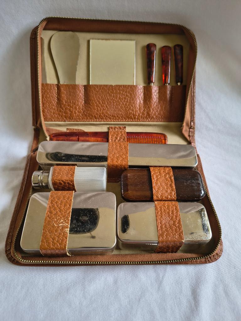 Vintage heren reisset, Sieraden, Tassen en Uiterlijk, Toilettassen, Ophalen of Verzenden, Nieuw, Bruin, Heer