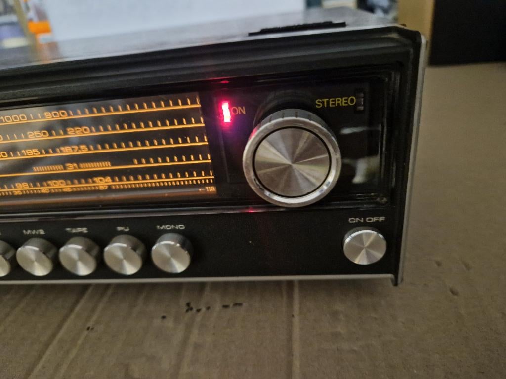 Aristona AR-5702/00Z stereo tuner-versterker (receiver), Ophalen of Verzenden, Gebruikt, Minder dan 60 watt, Overige merken