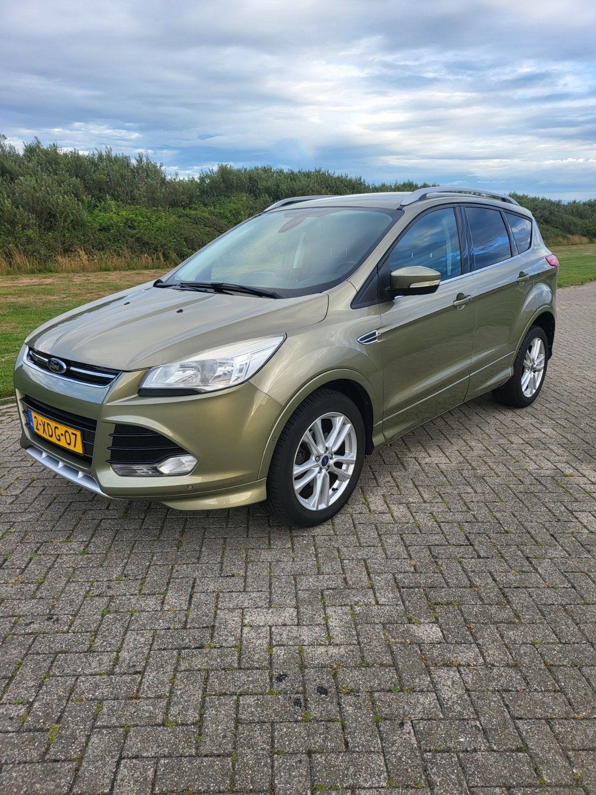 Ford Kuga 1.6 T 110KW  2014 Titanium plus (2000 kg trekken), Auto's, Ford, 1596 cc, Zwart, 4 cilinders, 2000 kg