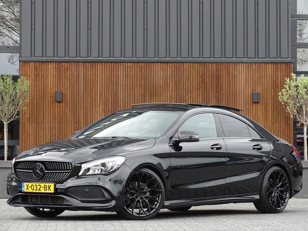 Mercedes-Benz CLA-Klasse 180 automaat / AMG pakket / facelif, Auto's, Automaat, Gebruikt, 4 cilinders, 715 kg