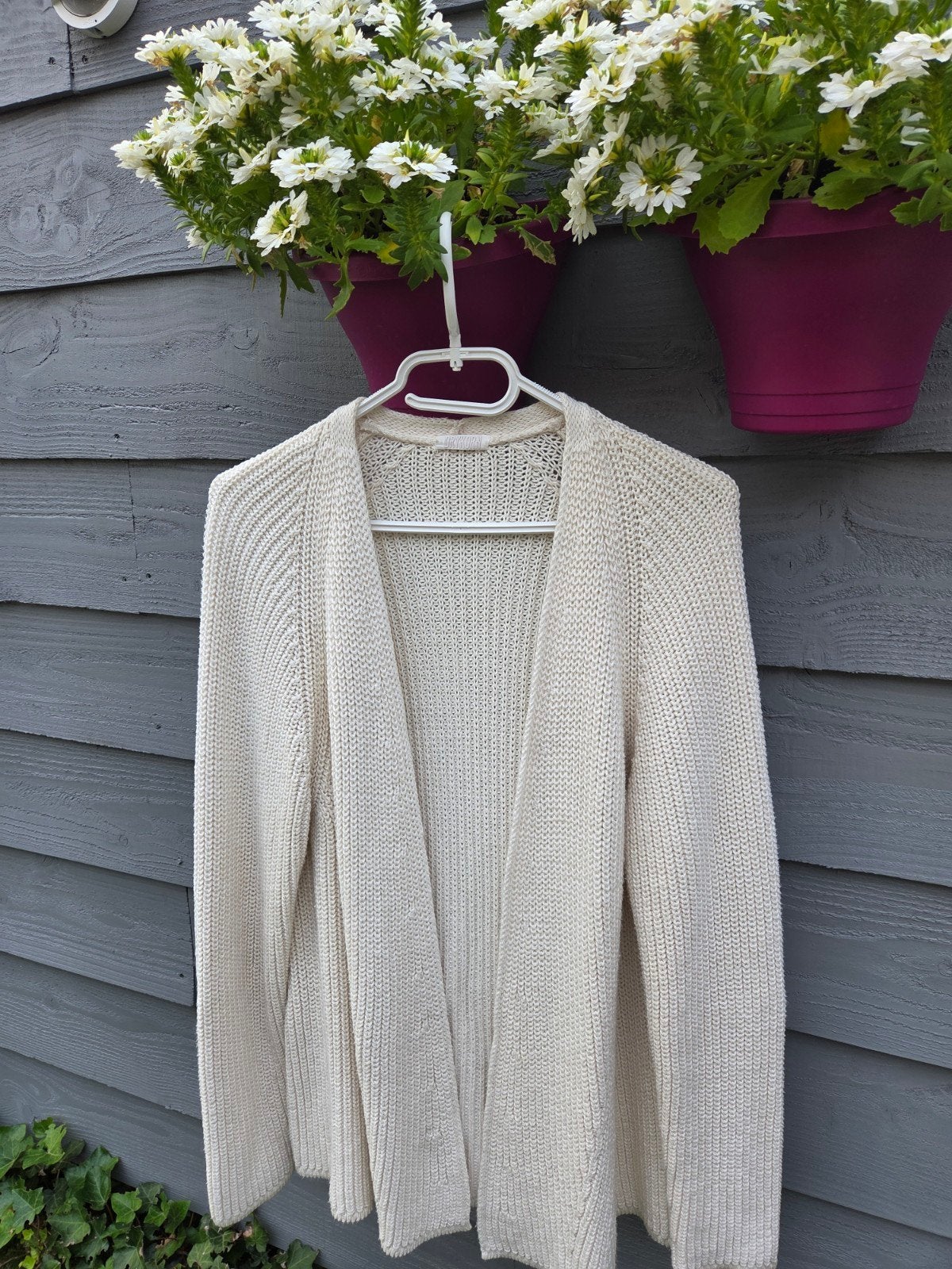 Drykorn gebreid vest in mt S, €20, Kleding | Dames, Truien en Vesten, Drykorn, Beige, Ophalen of Verzenden, Zo goed als nieuw