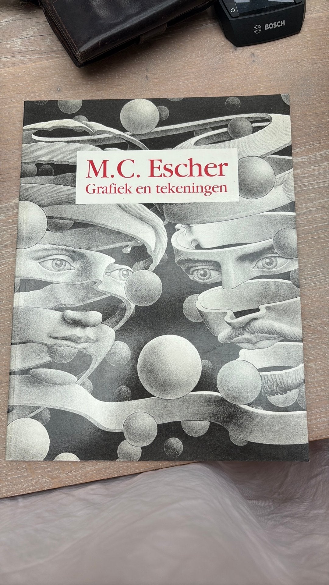Boek MC Escher grafiek en tekeningen zgn, Ophalen of Verzenden, Zo goed als nieuw, Overige onderwerpen