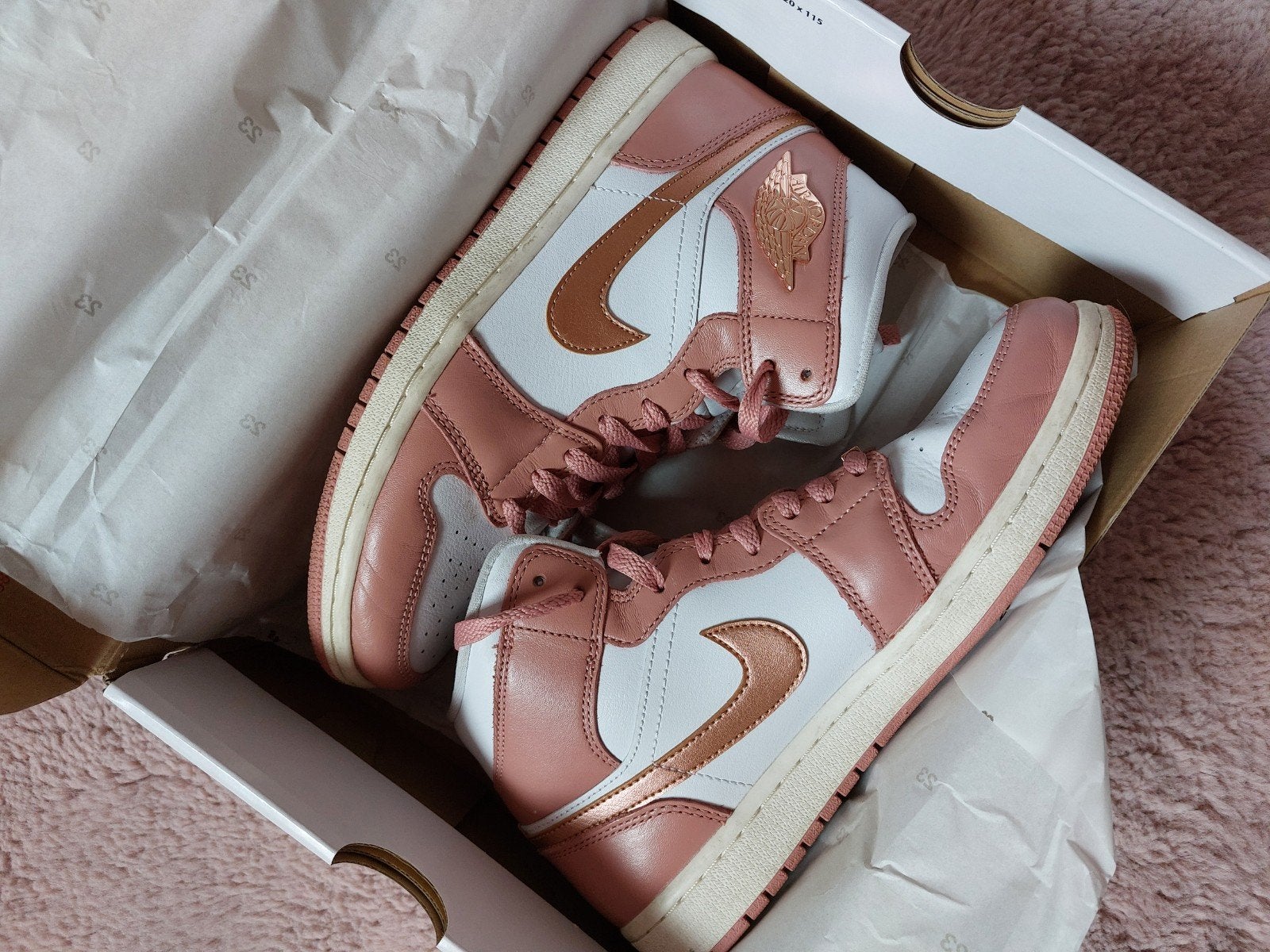 Nike Air Jordan mid stardust metallic maat 41, Kleding | Dames, Schoenen, Ophalen of Verzenden, Zo goed als nieuw, Sneakers of Gympen