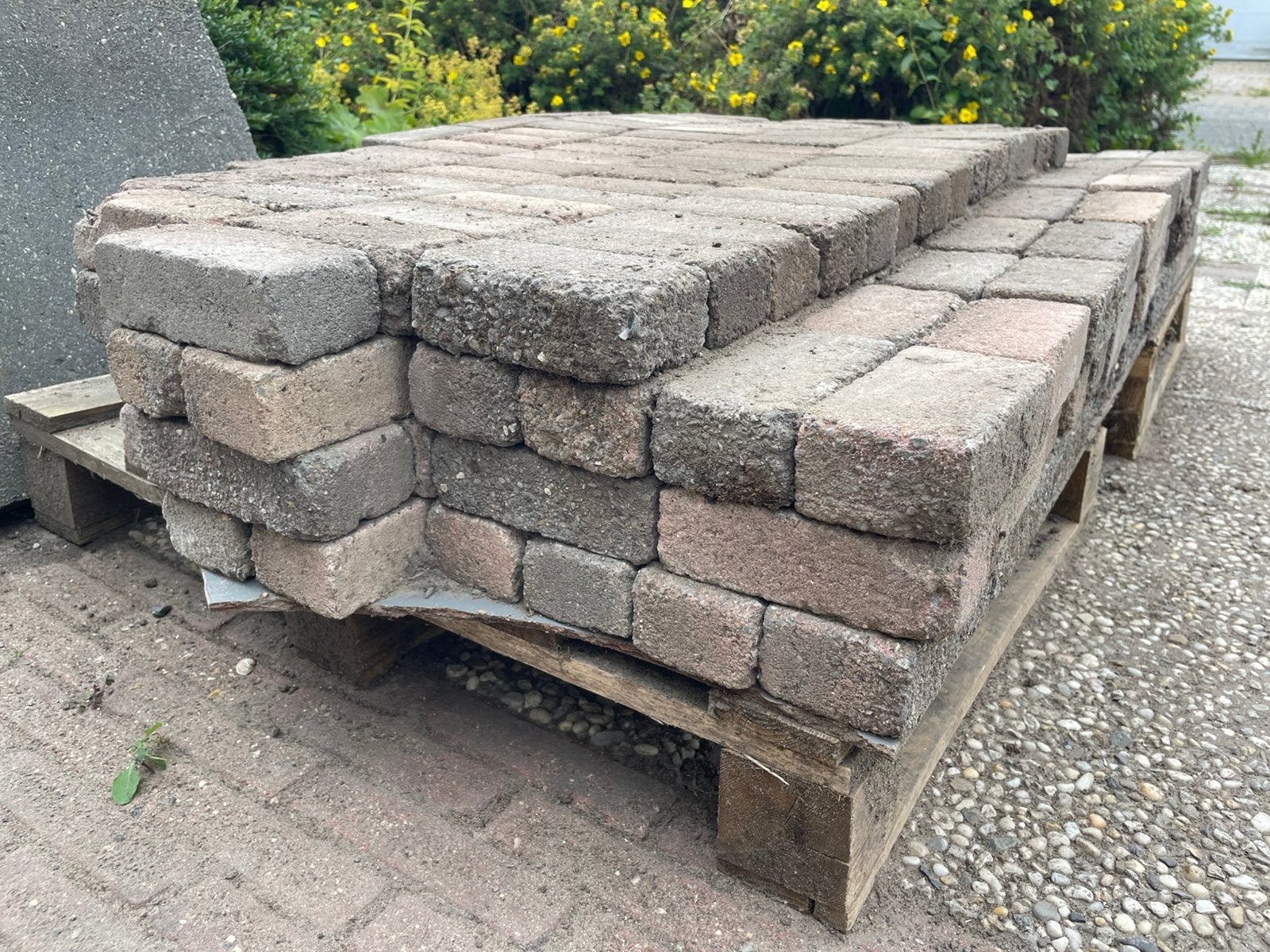 Gratis waaltjes / klinkers; ruim 2,5 m2, Tuin en Terras, Ophalen, Klinkers, Zo goed als nieuw, Natuursteen