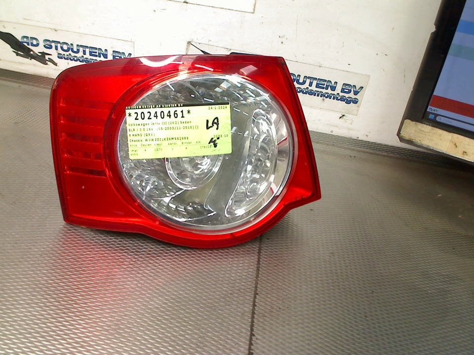 Achterlicht Links BUITEN Jetta III (1K2) 2005, Auto-onderdelen, Gebruikt, Volkswagen, Volkswagen AG, Kundenbetreuung@volkswagen.de