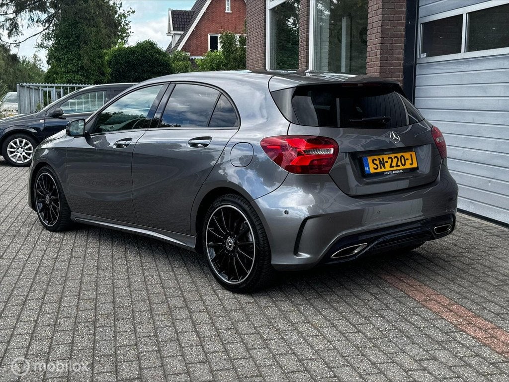 Mercedes A klasse 180 AMG AUT CAMERA/AIRCO/CRUISE, Auto's, Gebruikt, 4 cilinders, 122 pk, Automatische klimaatregeling
