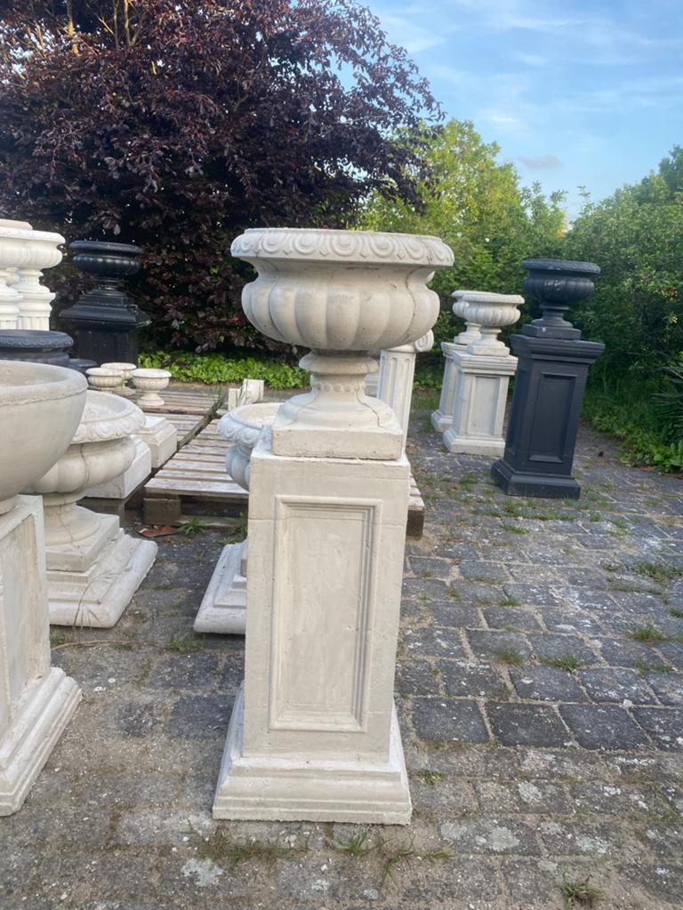 Betonnen zuil 70 cm hoog 40 cm breed bloempot betonnen 40x40, Huis en Inrichting, Woonaccessoires | Zuilen en Pilaren, Ophalen