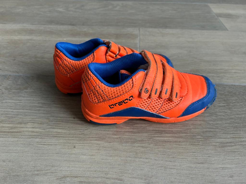 Brabo Hockeyschoenen Maat 31 - Zo goed als nieuw, Ophalen of Verzenden, Zo goed als nieuw, Schoenen