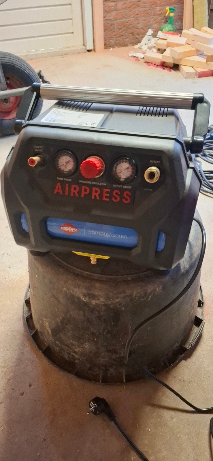 Airpress Compressor H 215/6 - Compact en Krachtig, Ophalen