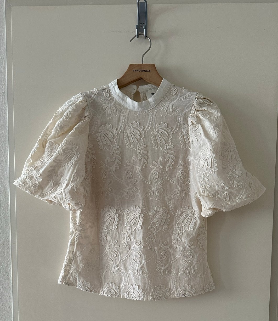 Shoeby Women geborduurde top met pofmouwen, Beige, Ophalen of Verzenden, Zo goed als nieuw, Korte mouw