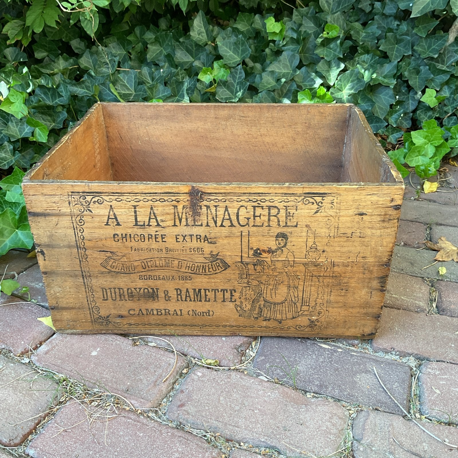 Brocante houten kist met "A La Menagere" opdruk,Frans antiek, Ophalen of Verzenden