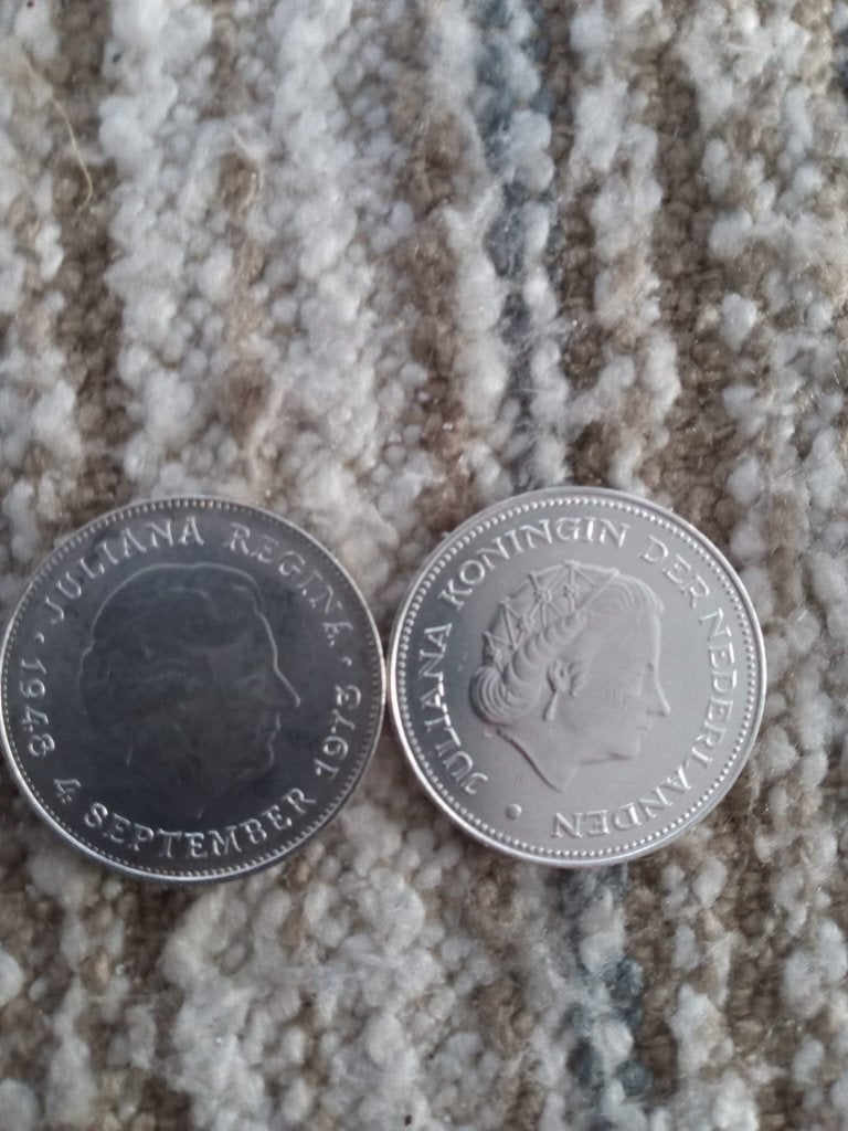 ZILVEREN TIEN GULDEN  1970 EN 1973, Postzegels en Munten, Munten | Nederland, Koningin Juliana, Zilver, Ophalen of Verzenden, Losse munt