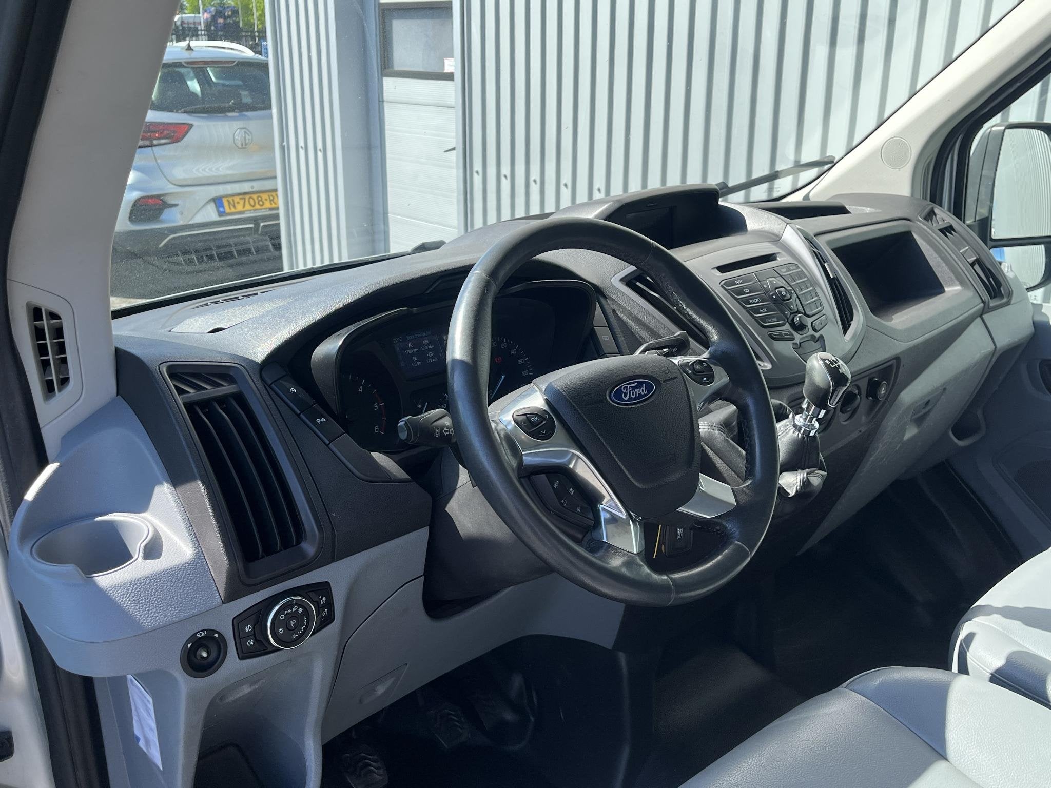 Ford Transit 290 2.2 TDCI L2H2*NAVI*CRUISE*CAM*A/C*HAAK*3PER, Euro 5, Gebruikt, 4 cilinders, Bedrijf