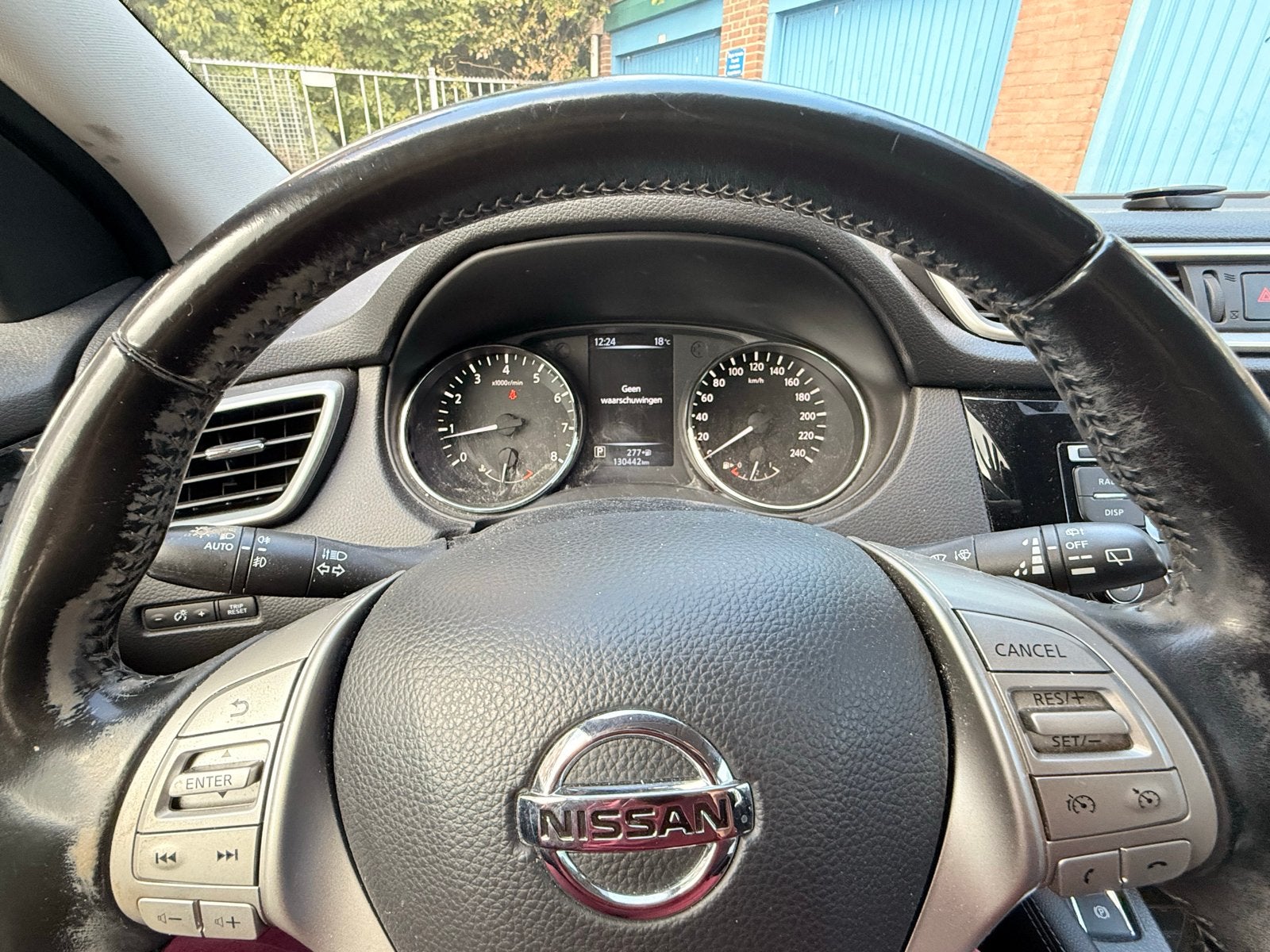 EXPORT !!!! Nissan Qashqai 1.2 Dig-t 85KW 2WD CVT 2015 Zwart, Auto's, Automaat, 680 kg, 4 cilinders, Zwart