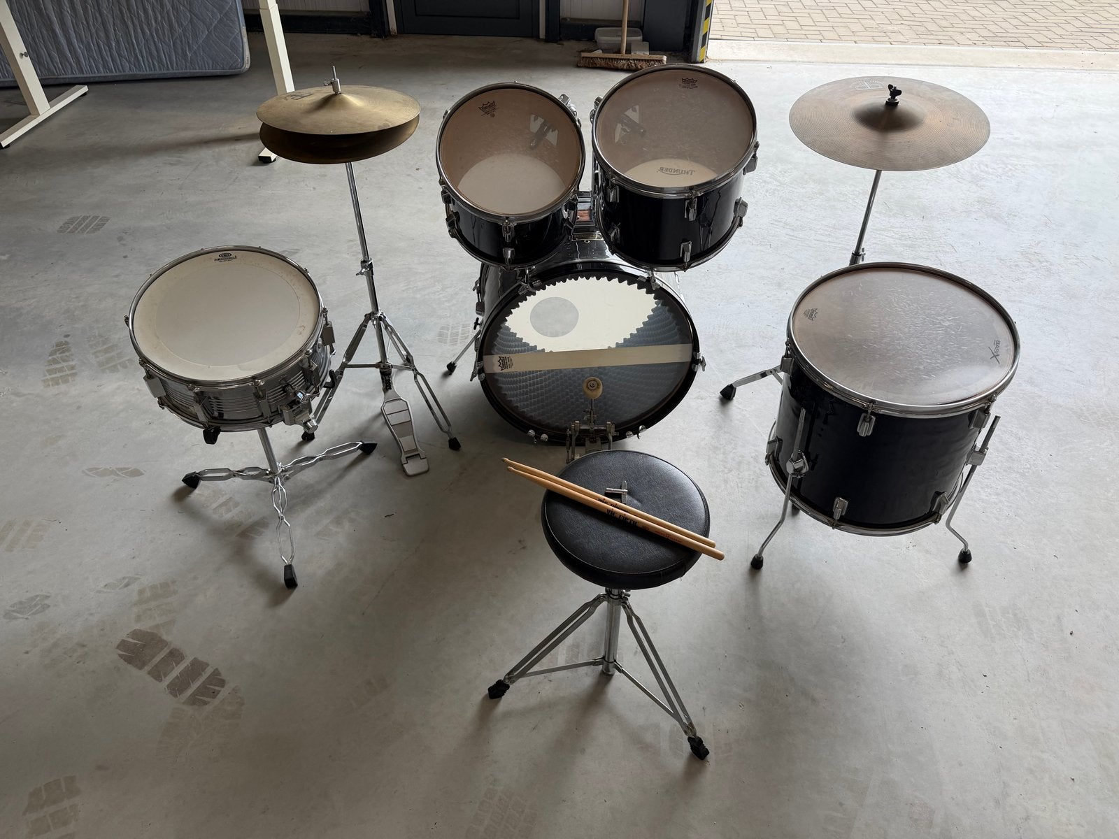 Thunder drumstel, compleet met bekkens en kruk, Muziek en Instrumenten, Ophalen, Gebruikt, Overige merken