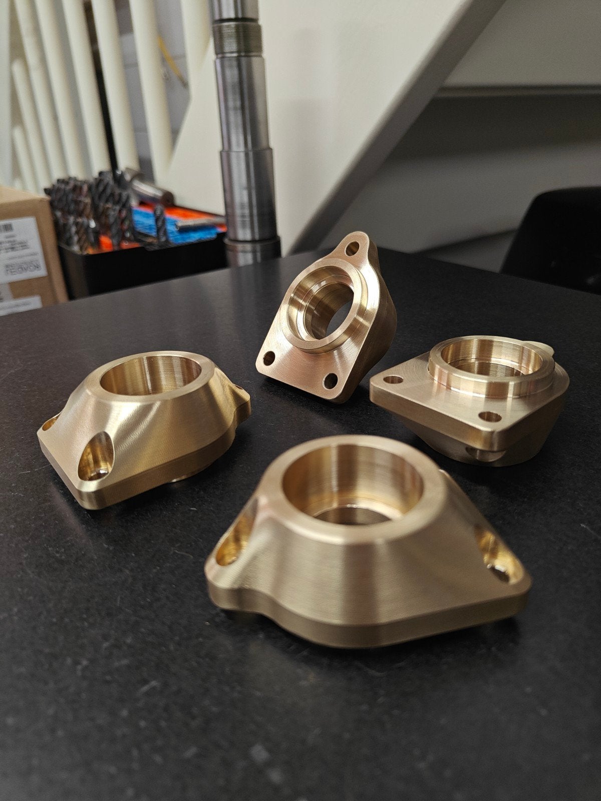 Draai en freeswerk CNC en conventioneel, Draaien en Frezen