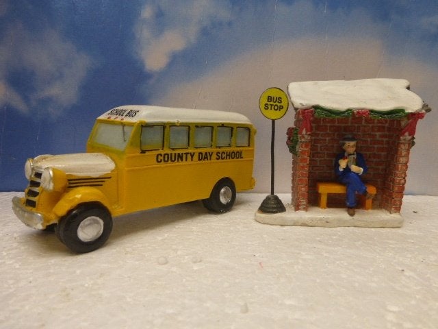 lemax schoolbus bushokje kerstdorp accessoires kersthuisjes, Ophalen of Verzenden, Zo goed als nieuw
