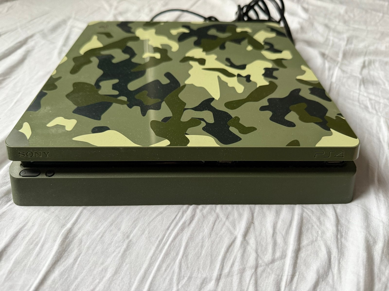 PlayStation 4 Slim Camouflage Editie met 7 Games, Spelcomputers en Games, Ophalen of Verzenden, Zo goed als nieuw, Zonder controller