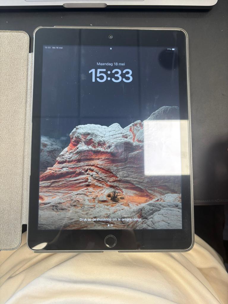 Apple iPad (5e generatie) 32GB Wi-Fi - Inclusief doos en boe, Computers en Software, Apple iPads, 10 inch, Gebruikt, 32 GB, Apple iPad