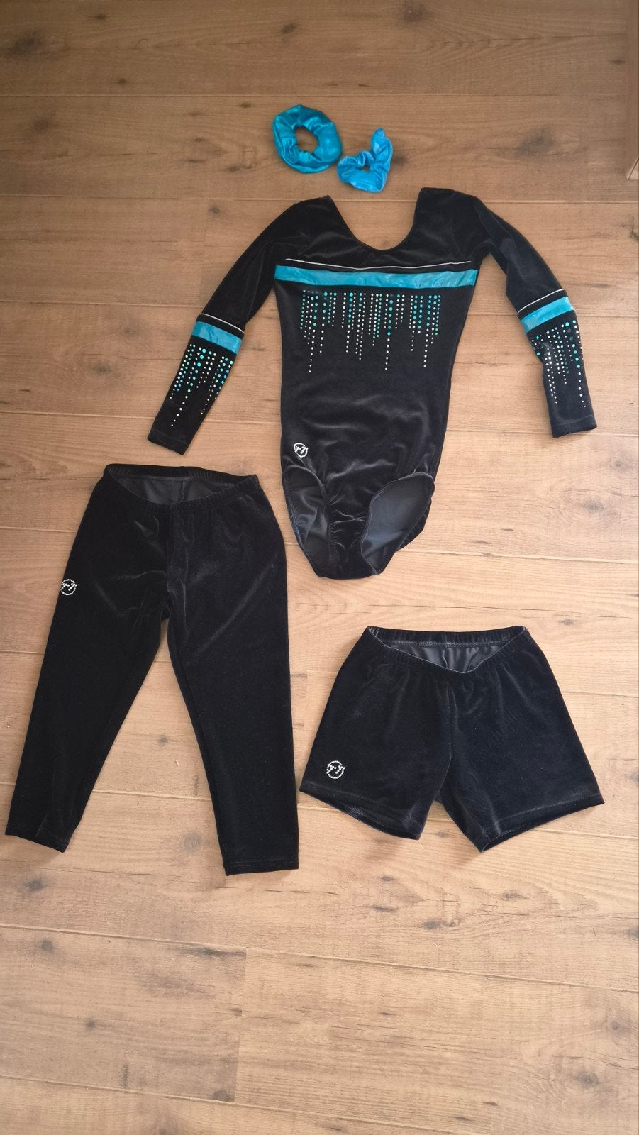 Turnpakje TT Gymnastics Zwart Velour Maat 164 met Accessoire, Ophalen of Verzenden