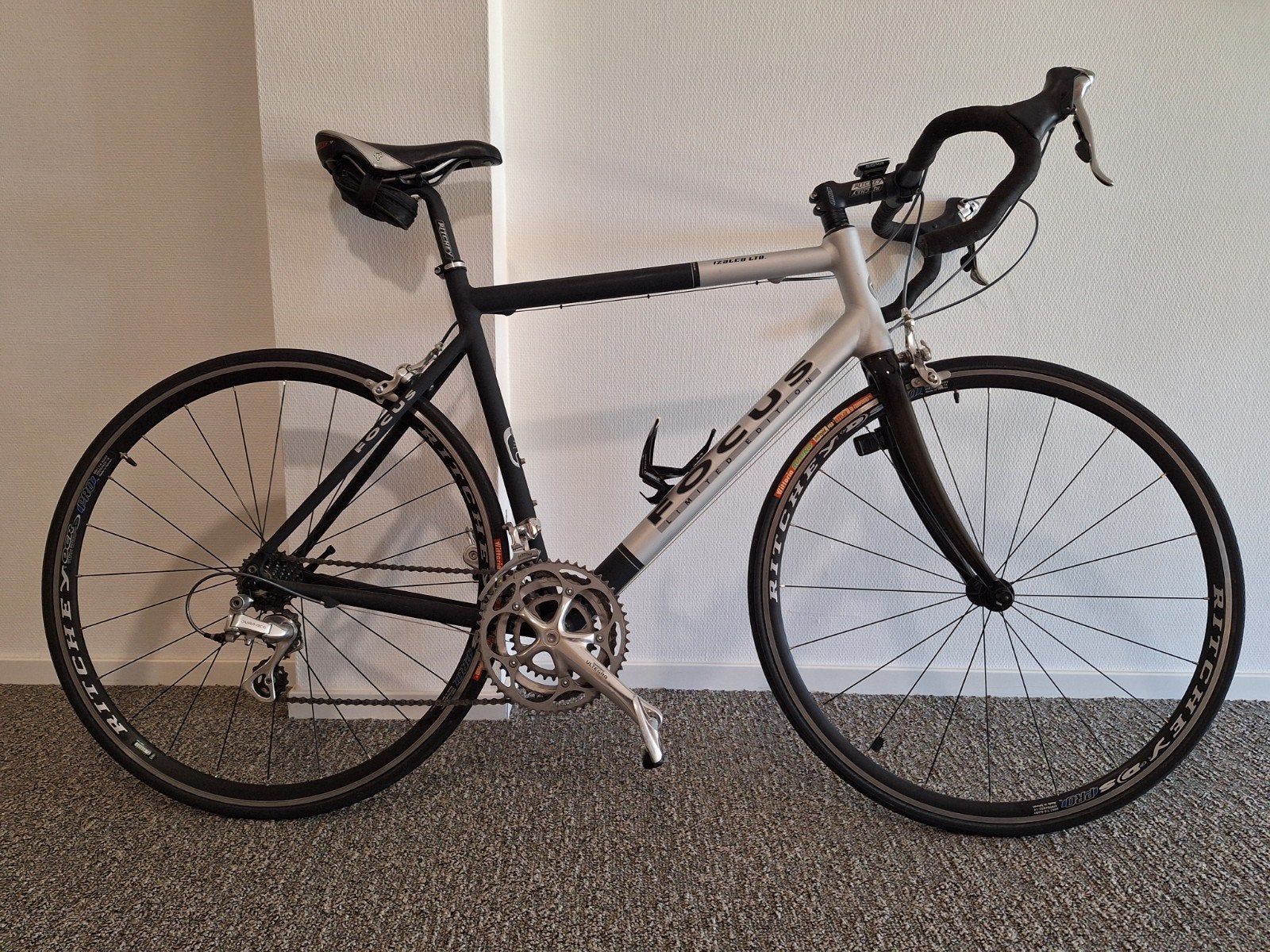 Focus Izalco limited edition racefiets Shimano ultegra, Fietsen en Brommers, 28 inch, Velgrem, Aluminium, Zo goed als nieuw