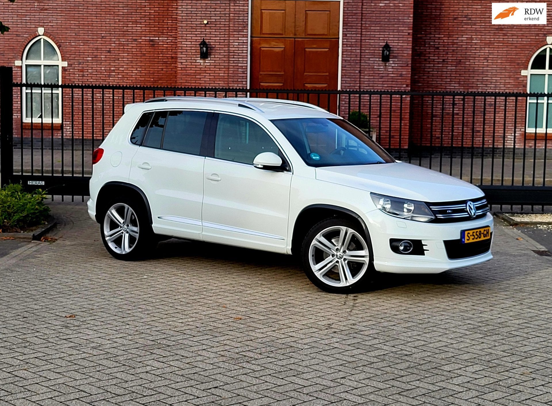 Volkswagen Tiguan 1.4 TSI R-Line Edition / Camera / Airco /, 13 km/l, Euro 5, Gebruikt, 4 cilinders