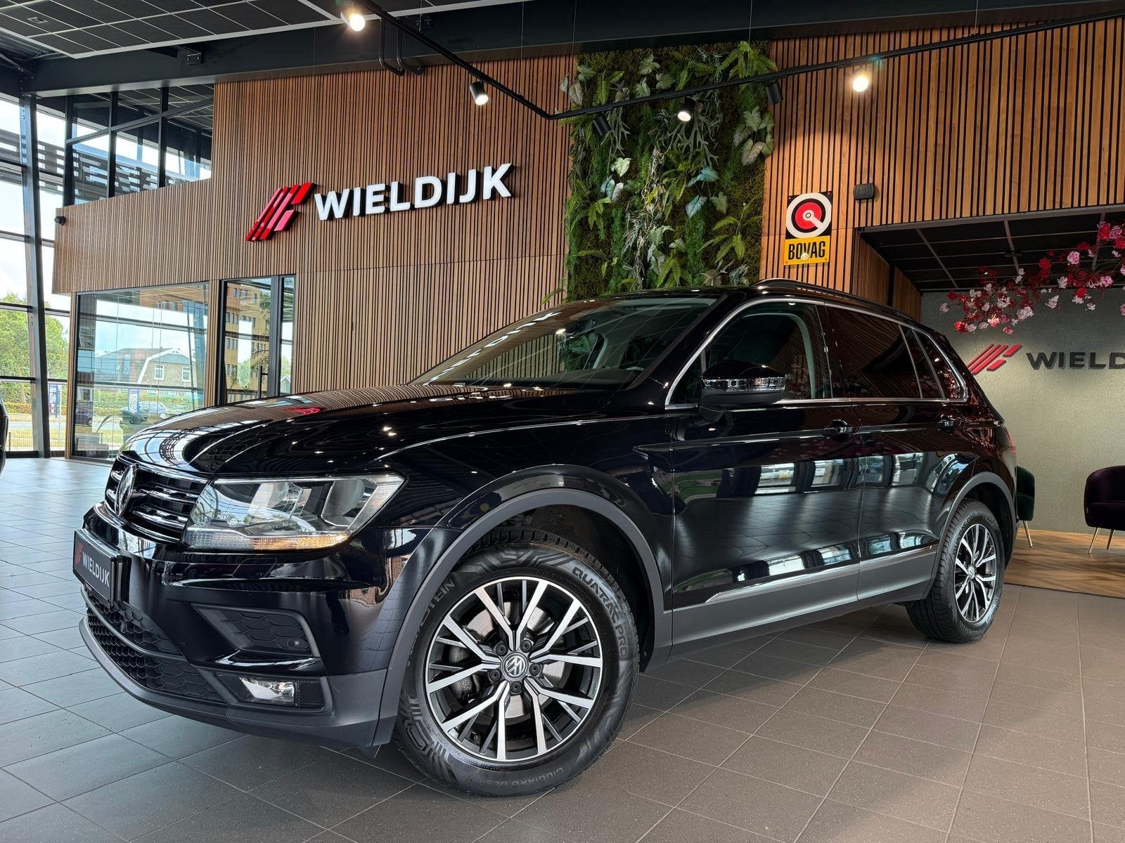 Volkswagen Tiguan 1.5 TSI ACT Highline trekhaak, 150 pk, Zwart, SUV of Terreinwagen, 17 km/l
