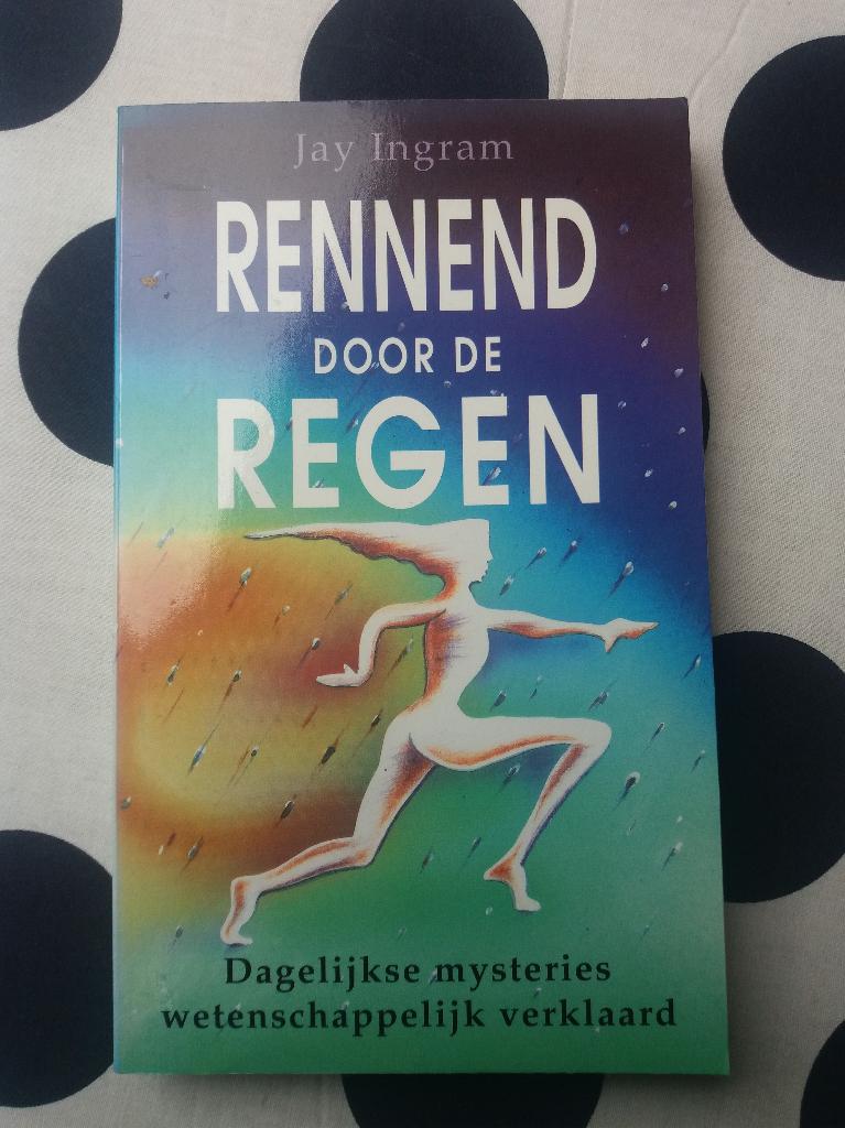Rennend door de regen. Jay ingram, Boeken, Ophalen of Verzenden, Gelezen