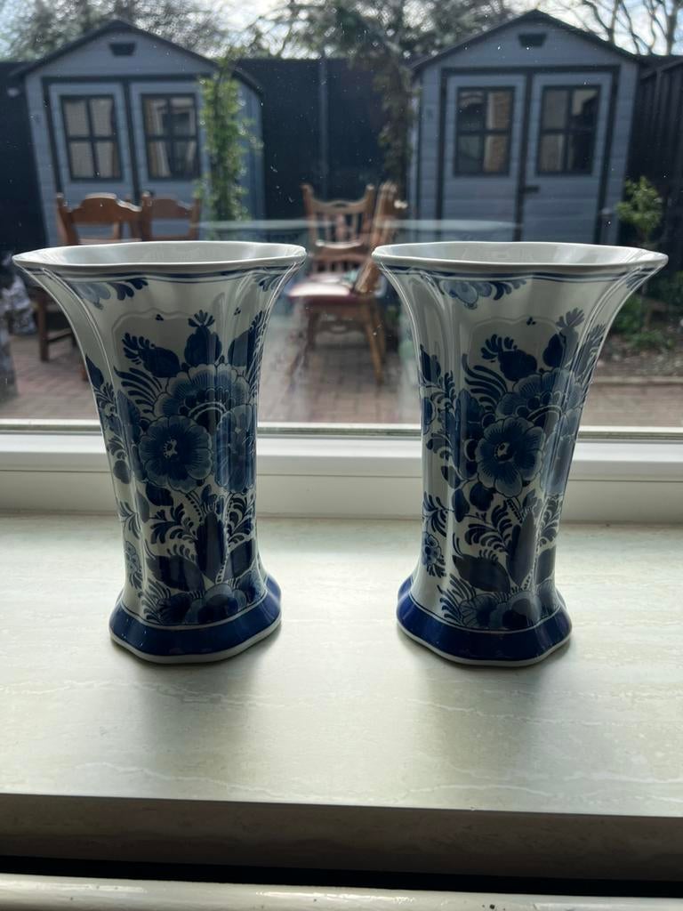 Twee originele Royal Delft vazen., Ophalen of Verzenden