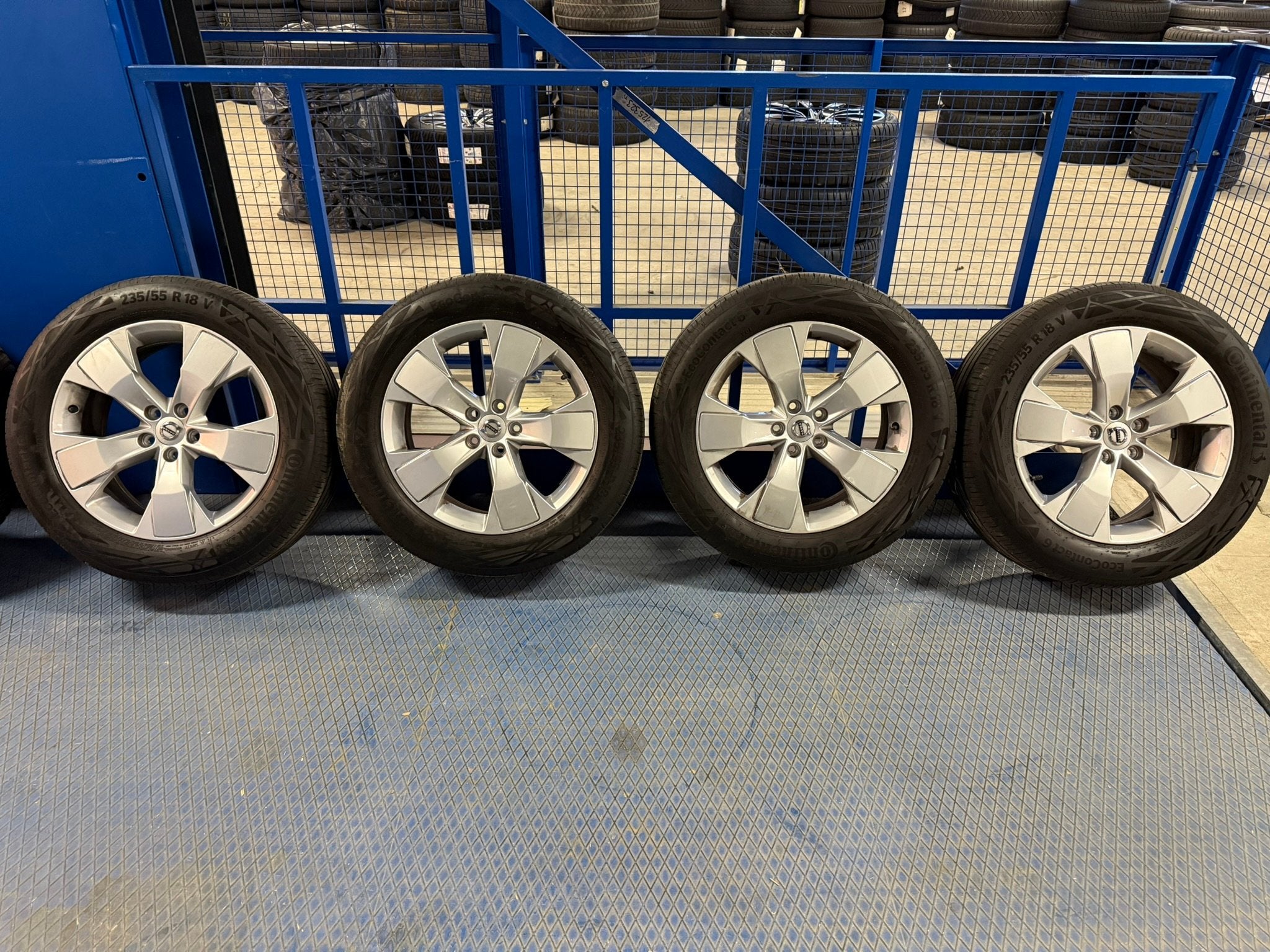 18'' 5-spaaks Zilver - XC40 - Continental Eco Contact - 235/