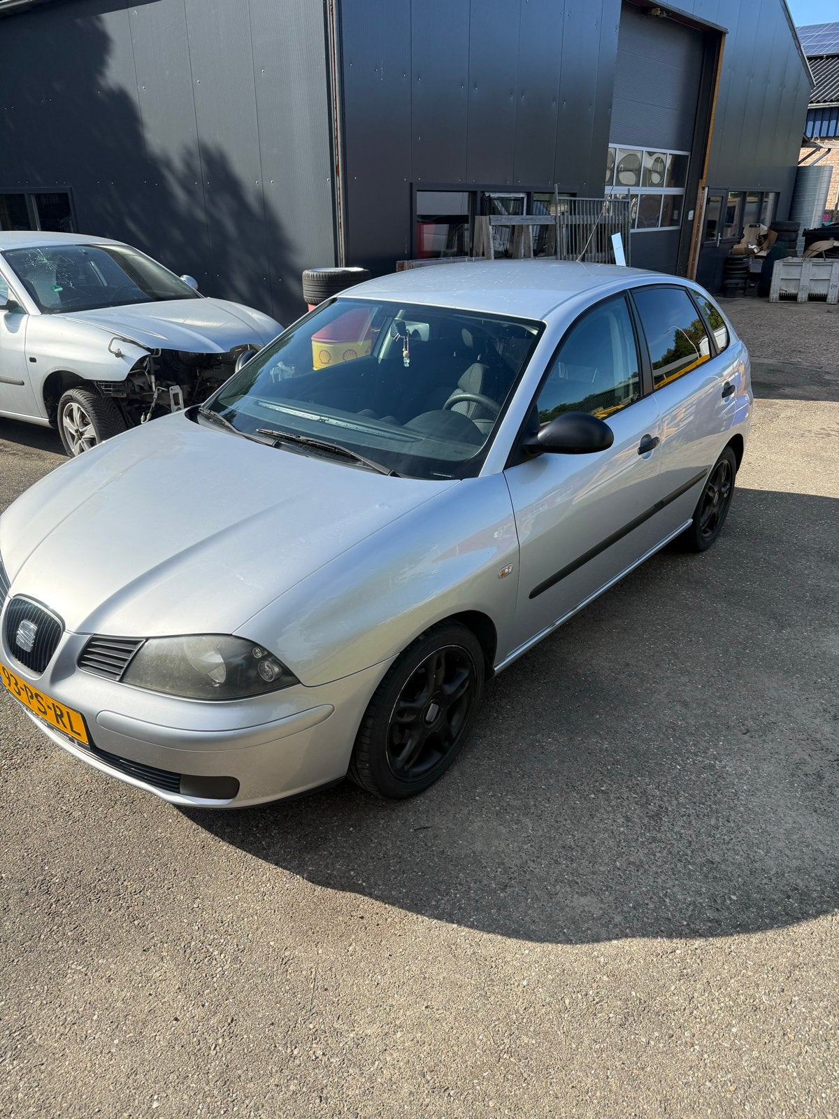 Seat Ibiza 1.4 16V 55KW 2004 Grijs, Voorwielaandrijving, 15 km/l, Ibiza, Origineel Nederlands