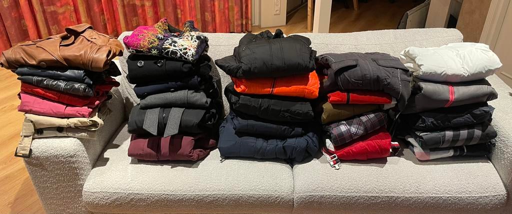 Jassen. 28 stuks. Winter en Zomer. Alles in zeer goede staat, Ophalen of Verzenden, Zo goed als nieuw, Maat 36 (S), Zwart