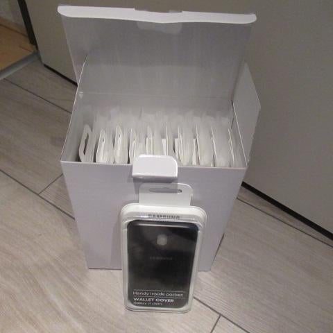 Doos met 10x Samsung J7 wallet cover, nieuw, Ophalen of Verzenden, Nieuw, Overige modellen, Frontje of Cover