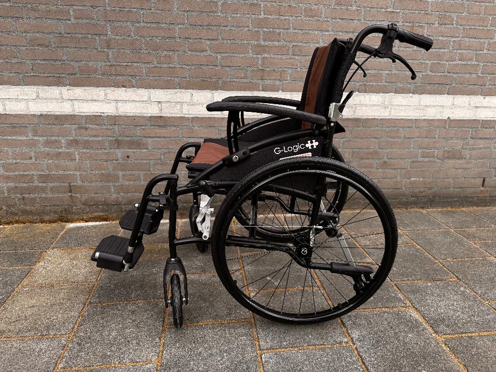 Lichtgewicht rolstoel en opvouwbare scootmobiel(+acc.), Diversen, Rolstoelen, Zo goed als nieuw, Duwrolstoel, Inklapbaar, Ophalen