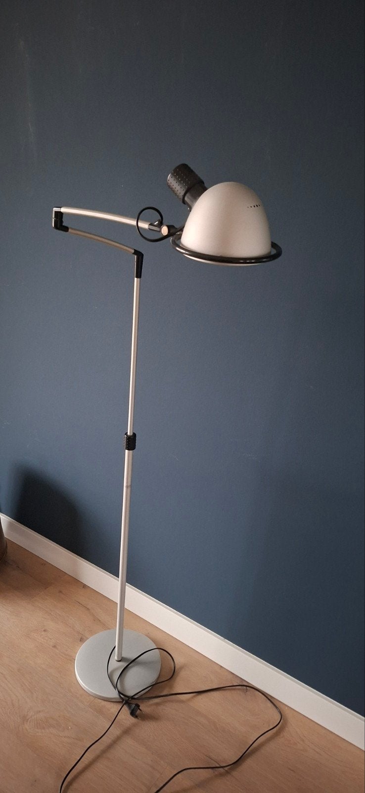 Vloerlamp grijs met zwart, Ophalen, Zo goed als nieuw, 150 tot 200 cm