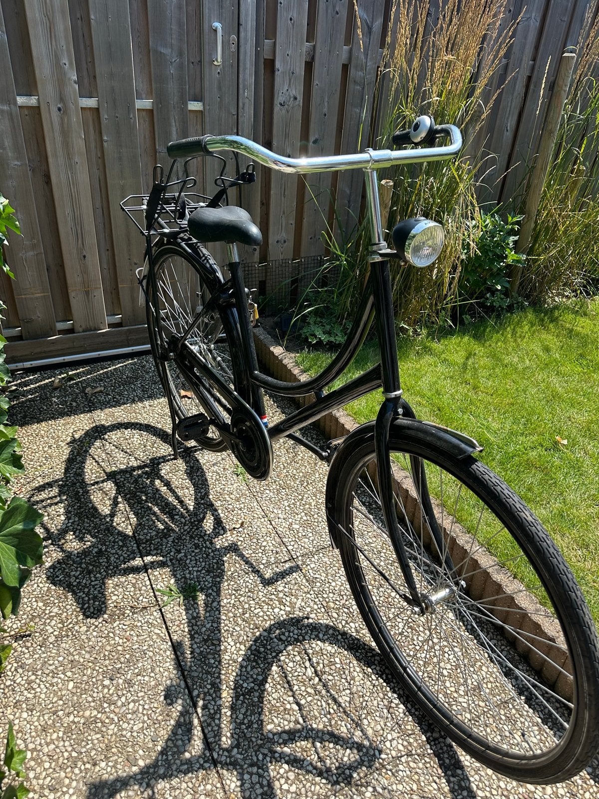 Degelijke Nederlandse fiets met tassendrager en AXA slot, Ophalen, Gebruikt