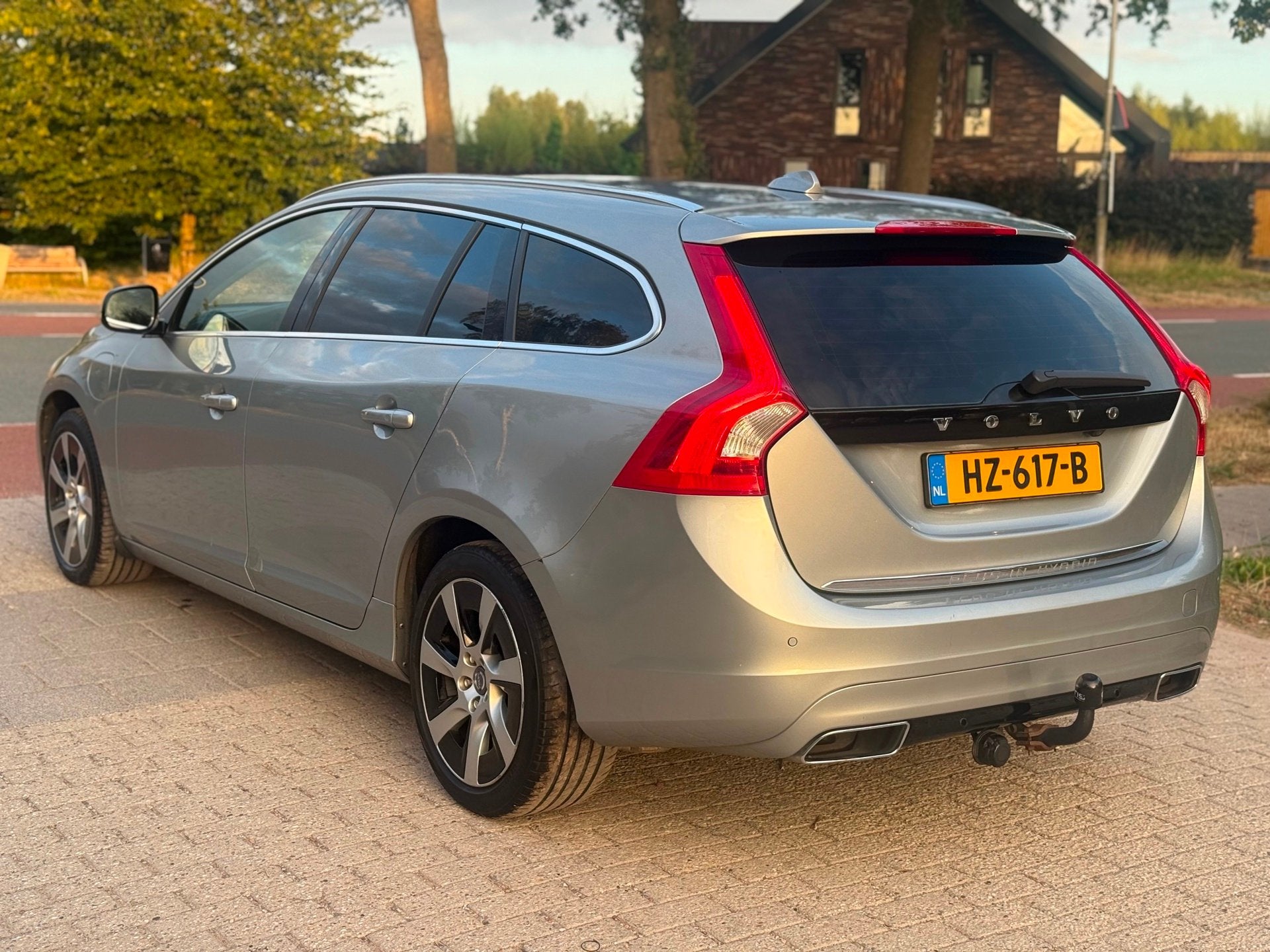 Volvo V60 2.4 D6 AWD Plug-In Hybrid Pure Limited Automaat, Automaat, Euro 5, 1848 kg, Automatische klimaatregeling