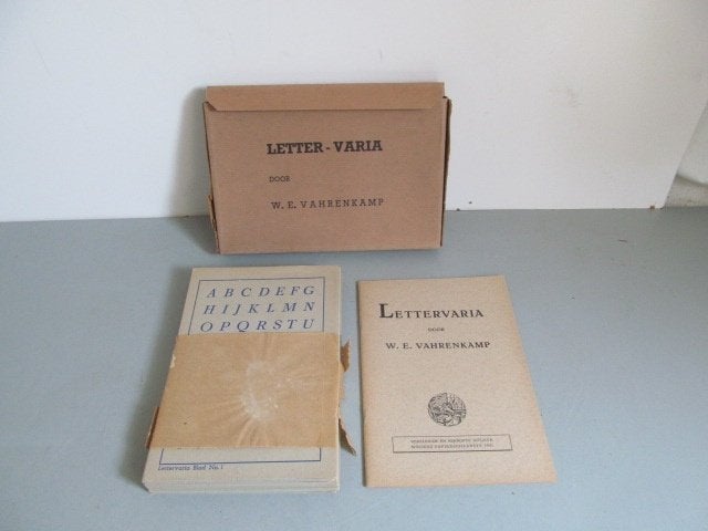 W.E.Vahrenkamp: Letter-Varia 1941, typografische voorbeelden, Boeken, Ophalen of Verzenden, Gelezen, W.E. Vahrenkamp